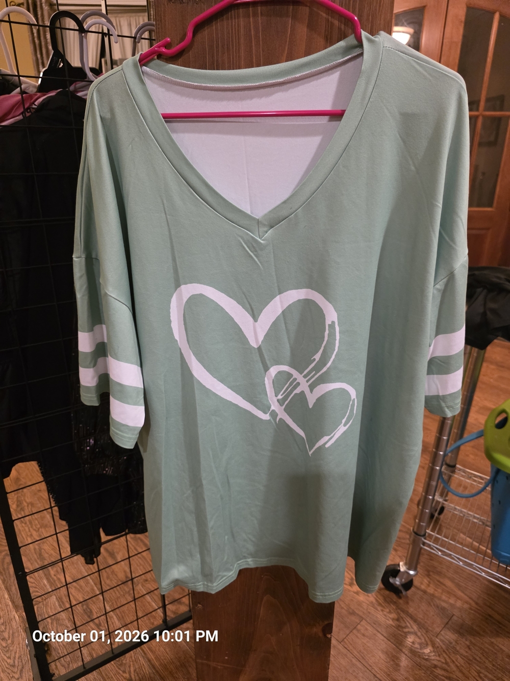 Relaxed Mint Green V-Neck Tee with White Heart Graphic 2XL